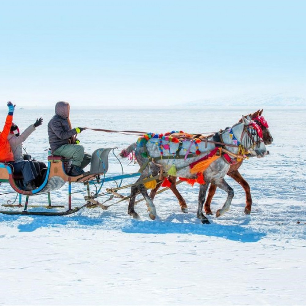 Turistik Doğu Ekspresi Tren Gidiş Uçak Dönüş Kars Turu